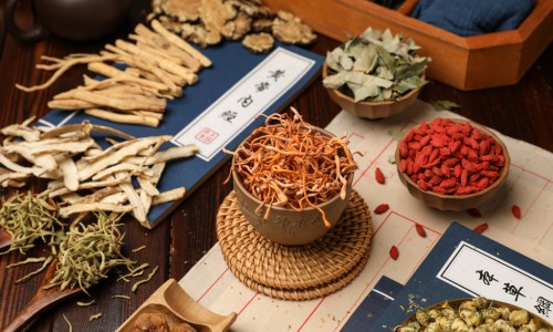 孕妇怕冷吃什么好网- 孕妇怕冷对胎儿的影响知识,分享孕妇怕冷是正常现象吗